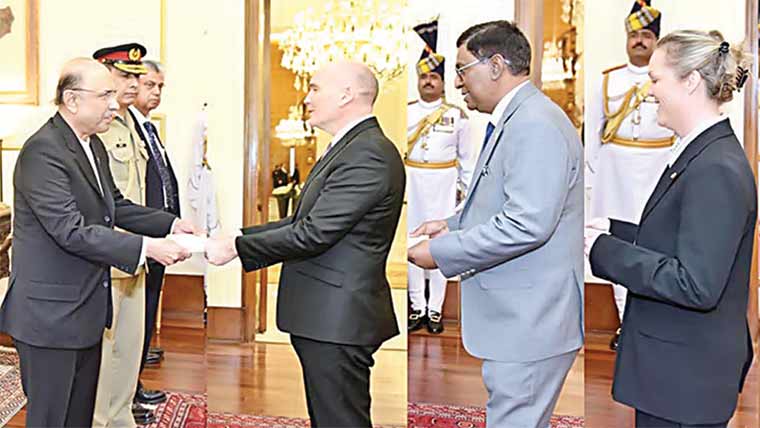 صدرمملکت سے آسٹریلیا ،مار یشس ڈنمار ک، امارات کے سفرا کی ملاقات ، اسناد سفارت پیش کیں