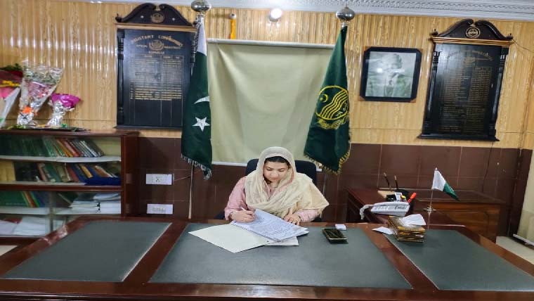 اسسٹنٹ کمشنر اقرا ناصر کا سپیشل  ایجوکیشن وٹیکنیکل سنٹرز کا دورہ 