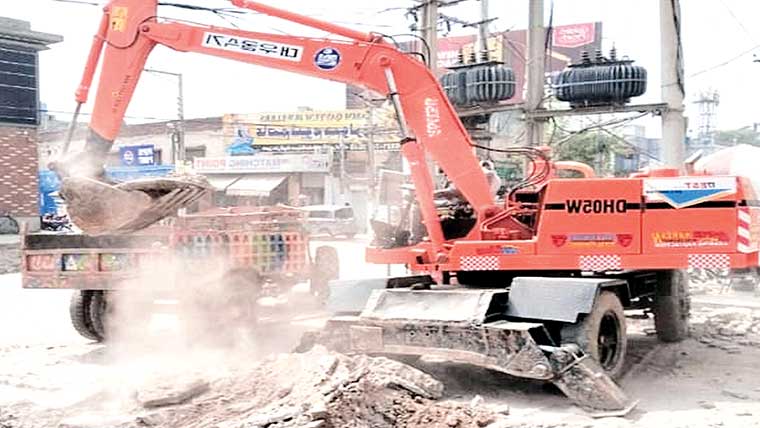 سیٹلائٹ ٹاؤن جی ٹی روڈ  پر50 سے زائد تجاوزات مسمار 