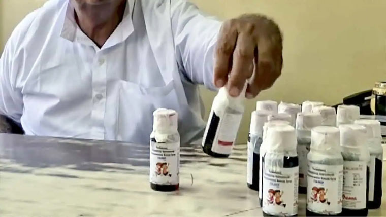 بھارت :کھانسی کا شربت پینے سے  11 بچے ہلاک،دوا پر پابندی 