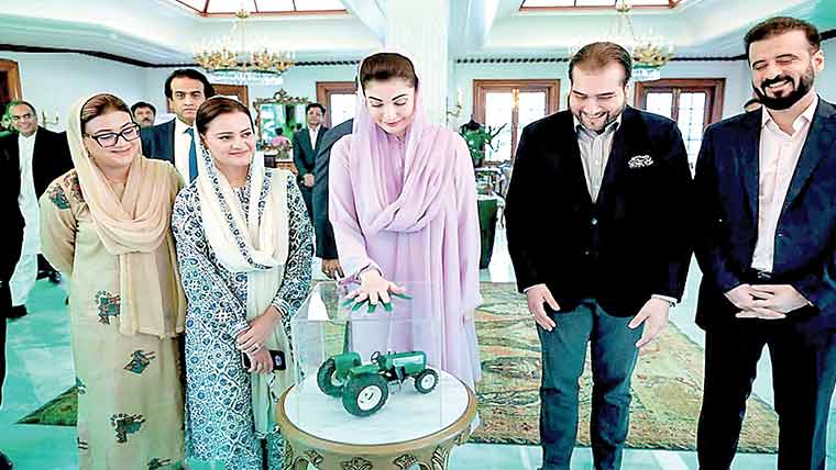 پنجاب:ہائی ٹیک  زرعی  مشینری  کیلئے3کروڑ  تک  بلا  سود  قرضے:زراعت  کو  جدید  خطوط پراستوار کرینگے:مریم نواز