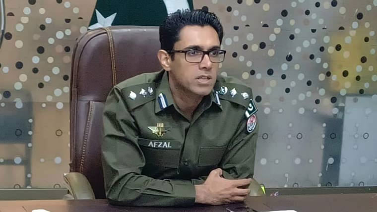 ٹریفک قوانین کی خلاف  ورزیوں پر 60چالان