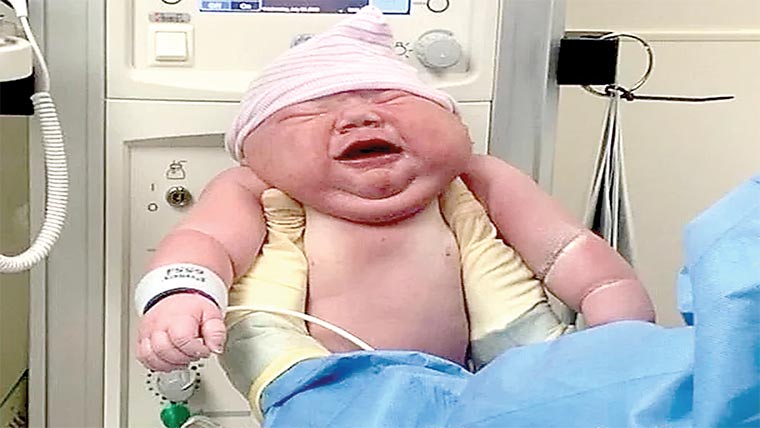 ماں کی سالگر ہ والے دن دنیا کے صحتمندترین بچے کی پیدائش 