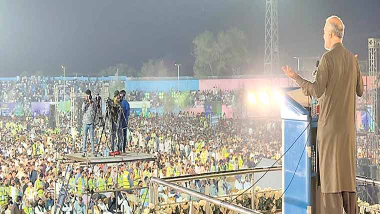 ٹرمپ کی چاپلوسی،وزیراعظم نے حدیں پار کردیں:حافظ نعیم 