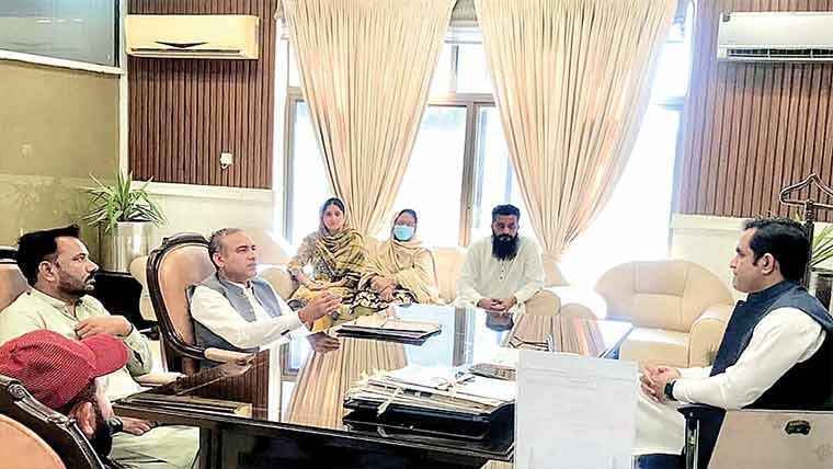 پاکستان لیبر قومی موومنٹ کا اے  ڈی جی سی فضل عباس سے ملاقات