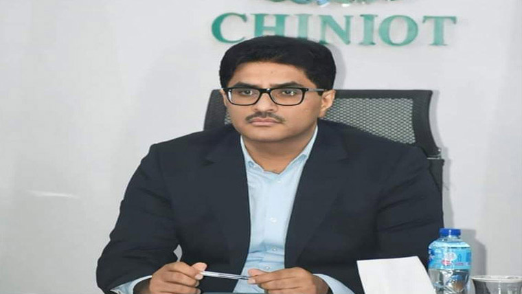  چنیوٹ :فی میل ٹیچرز میں پروموشن  آرڈرز کی تقسیم، ڈپٹی کمشنر کی شرکت