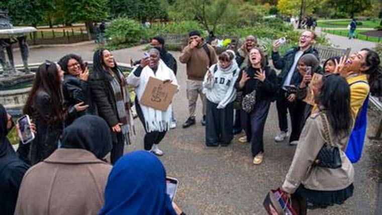 لندن :نوجوانوں کا ’سکریم تھراپی‘ سے ذہنی دباؤ کم کرنے کا تجربہ 