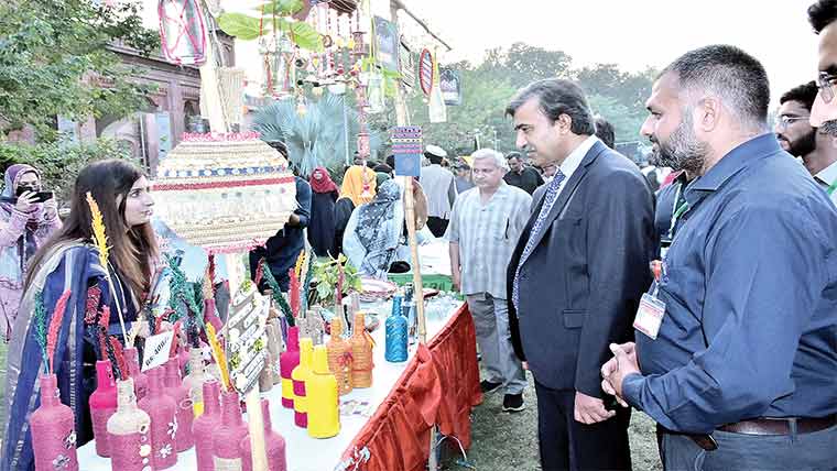 زرعی یونیورسٹی میں میلہ، جدید ٹیکنالوجی،دیہی ثقافت کی نمائش