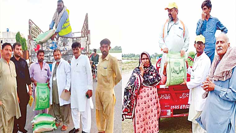 حافظ آباد:سیلاب متاثرین  میں جانوروں کیلئے ونڈا تقسیم 