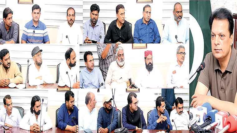 متاثرین کو کھانا ، مویشیوں کیلئے چارہ دیا جا رہا:ڈپٹی کمشنر 