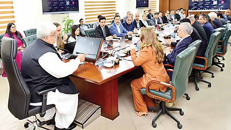 ٹیکس دہندگان کی سہولت کیلئے ہر ممکن اقدامات کرر ہے ، راشد محمود 