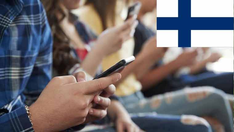 فن لینڈ:اسکولزمیں موبائل فون پر پابندی سے طلبا کی کارکردگی بہتر 