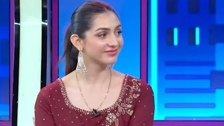 حنا چودھری کا لپ فلرز  استعمال کرنے کا اعتراف