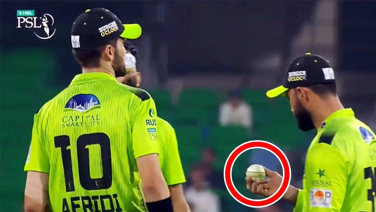 پی ایس ایل:بال ٹیمپرنگ پر فخرزمان2میچوں کیلئے معطل