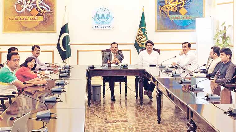 دفاتر کو جدید تقاضوں سے ہم آہنگ کیا جائے ، کمشنر 