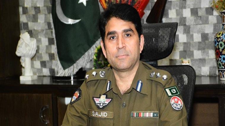 ڈسٹرکٹ پولیس آفیسر جھنگ کی  تھانہ گڑھ مہاراجہ میں کھلی کچہری