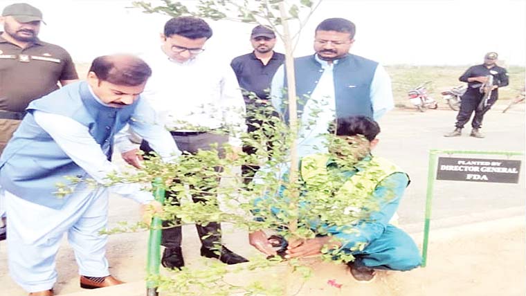 ایک لاکھ پودے اگانے کا حقیقت  پسندانہ ہدف حاصل کیا جائے گا  ڈائریکٹر جنرل ایف ڈی اے 