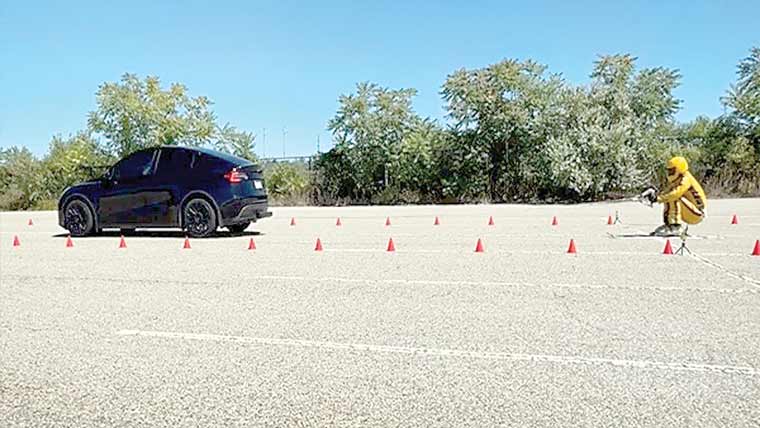 امریکہ میں ایسفالٹ پر تیز رفتار سکینگ کا ریکارڈ قائم