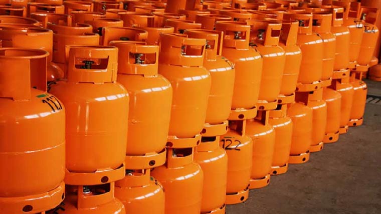 ایل  پی جی  کا گھریلوسلنڈر923.71روپے مہنگا:قیمت میں78.28روپے کا اضافہ