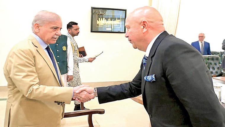 کئی  ممالک  کو  اشیائے ضروریہ کی  فراہمی میں مشکل،پاکستان کامیابی سے حل کررہا:شہباز شریف 