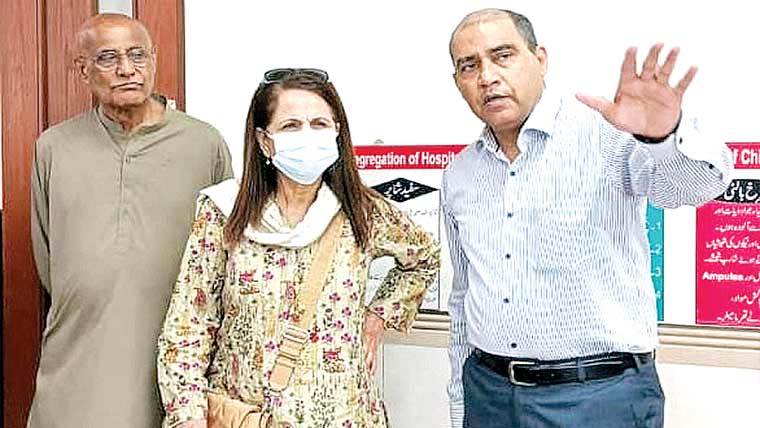 ڈاکٹر غلام قادر و، ڈاکٹر ہودہ زینتی  کا چلڈرن ہسپتال کا دورہ