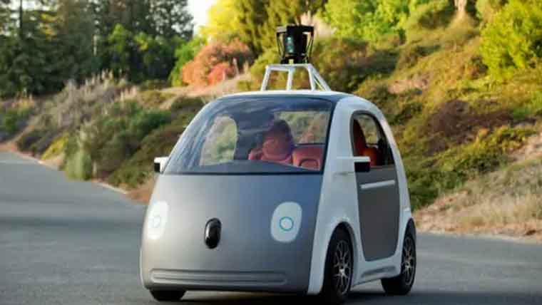 چین :کئی خودکار گاڑیاں  سڑک پر بند ،مسافر پھنس گئے