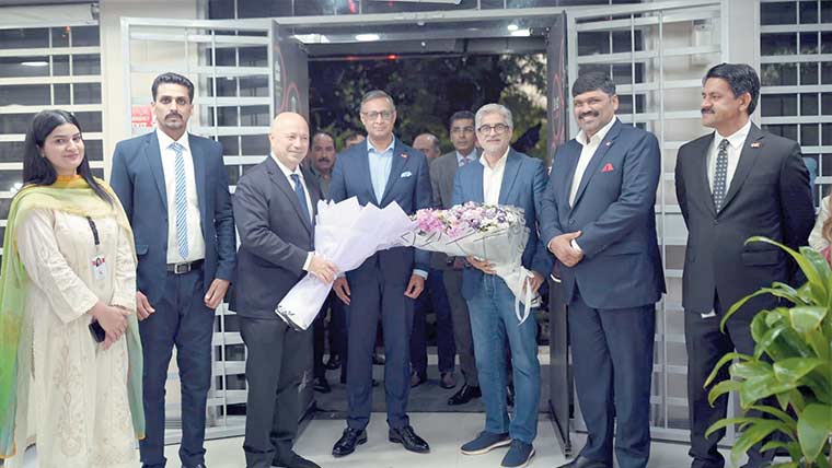 موبی لنک بینک کی ایک تہائی برانچز قابل تجدید توانائی پر منتقل