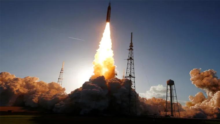  ناسا کا راکٹ آرٹیمس 2کامیابی سے  لانچ،4خلاباز چاند کے سفر پرروانہ 