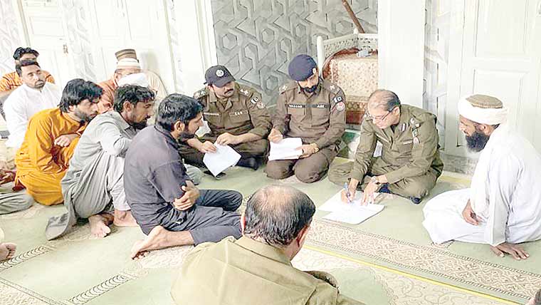 ڈی پی او چنیوٹ کی کھلی کچہری، شہریوں کے مسائل سنے 