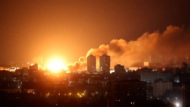 روس کے یوکرین پر میزائلوں ، ڈرونز  سے حملے ،16ہلاک ،بیسیوں زخمی 