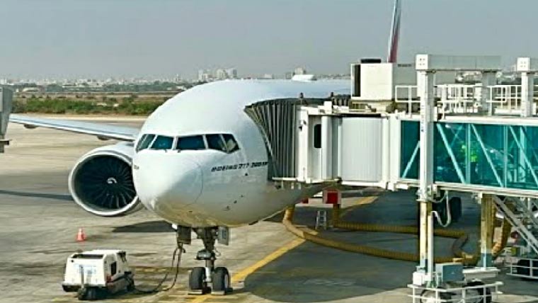 جیٹ  فیول  قیمت  میں  مزید40روپے  لٹر  اضافہ،فضائی  سفر  بھی  مہنگا  ہونے  کا  امکان