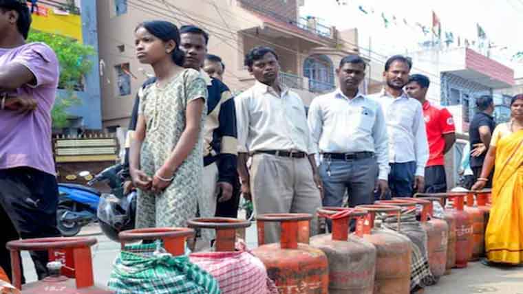 بھارت میں ایل پی جی بحران سنگین ، کاروبار ٹھپ 