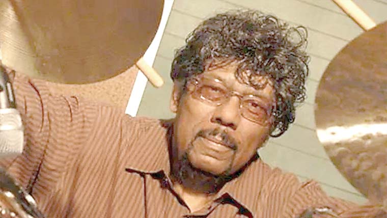 لیجنڈری ڈرمرجیمز گیڈسن  86 سال کی عمر میں انتقال کرگئے