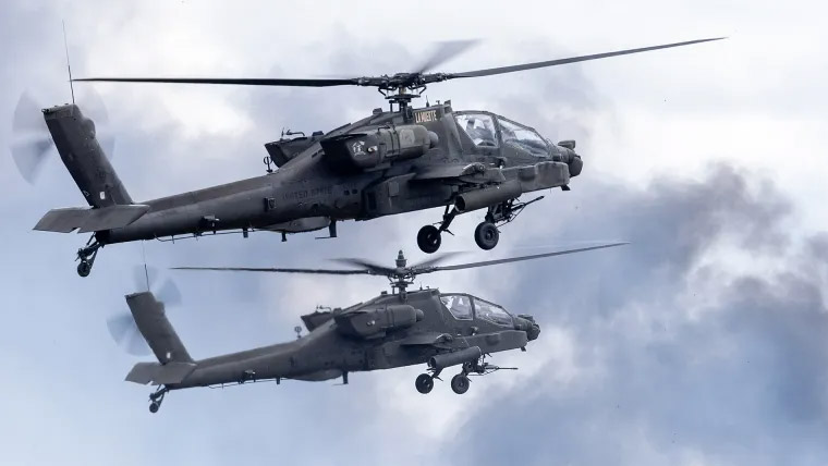 امریکا کے 2بلیک ہاک ہیلی کاپٹرز  کو خانہ بدوشوں نے نشانہ  بنایا:پاسداران انقلاب 