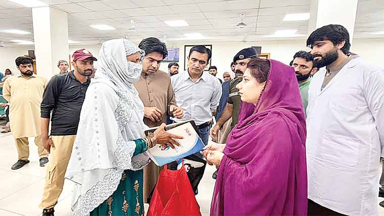 ڈی ایچ کیو ہسپتال چنیوٹ میں سہولیات بہتر بنانیکی ہدایت