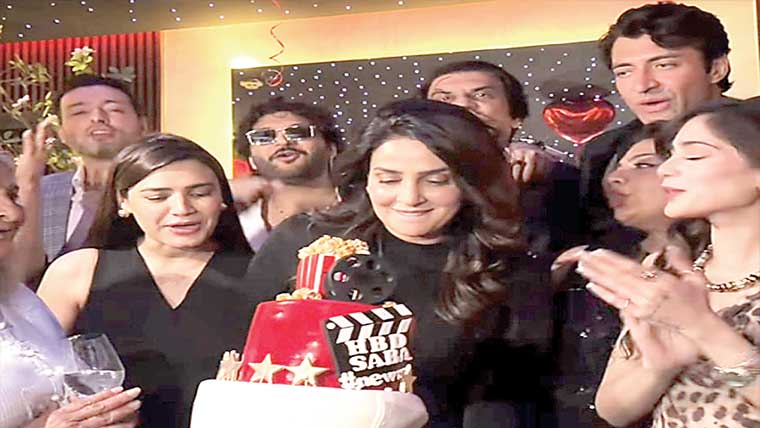  صبا قمر کی سالگرہ ،سوشل میڈیا پر  جدید اندازِ جشن پر صارفین کی تنقید