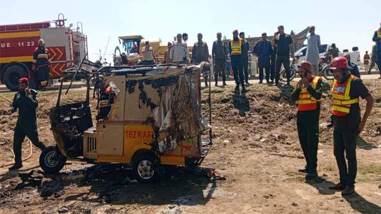 مظفر گڑھ : رکشے میں گیس سلنڈر دھماکا، 3 افراد جاں بحق، 14 زخمی 