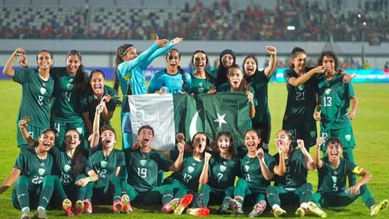 قومی ویمنز ٹیم کی فیفا سیریز  کیلئے آج آئیوری کوسٹ روانگی 