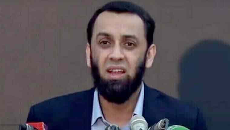  تیل کی قیمتیں کم ہونے پرعوام  کو ریلیف دیا جائیگا:عطاتارڑ