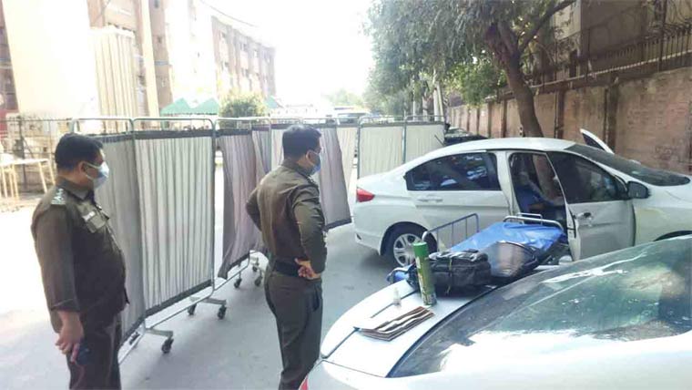 چلڈرن ہسپتال میں گاڑی سے ڈاکٹر کی لاش برآمد 