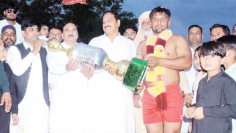  ہیڈبمبانوالہ:چیمہ کلب نے کبڈی  میچ میں سٹار کلب کو شکست دیدی 