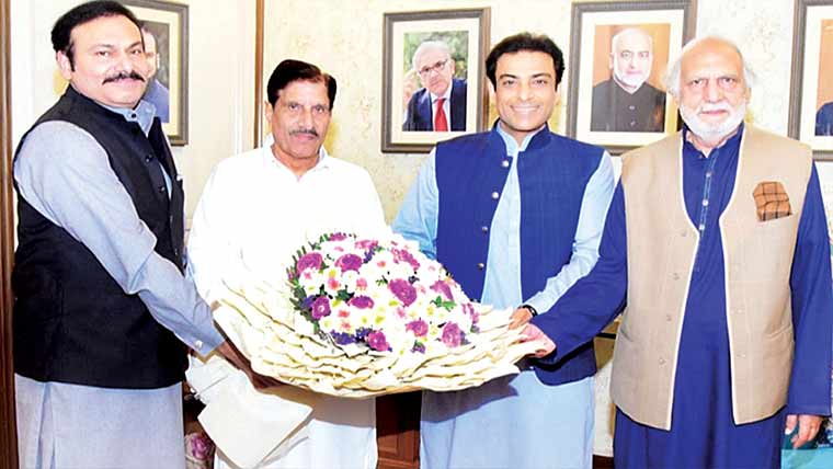 سابق وزیر اعلیٰ میاں حمزہ شہبا ز  سے پیر غلام فرید کی ملاقات 