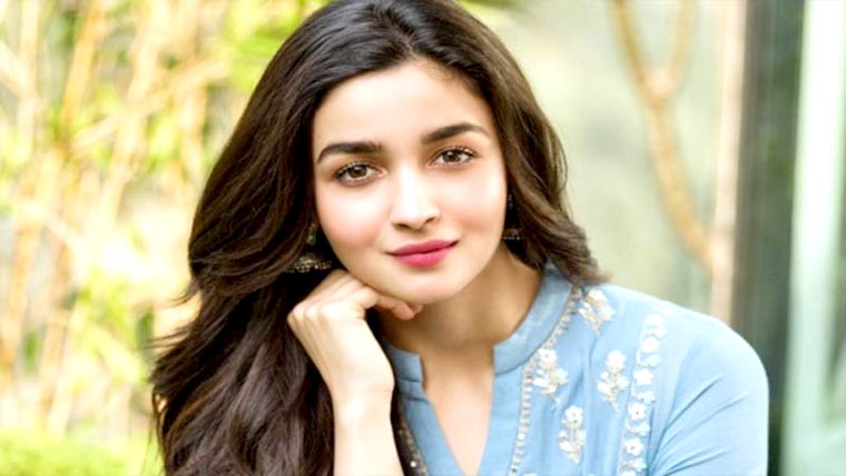 عالیہ بھٹ کی میزبانی ناقدین  نے اوور ایکٹنگ قرار دیدی 