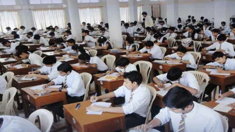 میٹرک امتحانات میں نقل پر سپرنٹنڈنٹ ،نگران افسر معطل 