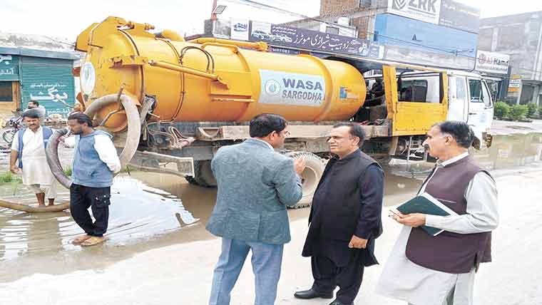 کمشنر سرگودھا ڈویژن حافظ شوکت  علی کا سرگودھا شہر کا تفصیلی دورہ