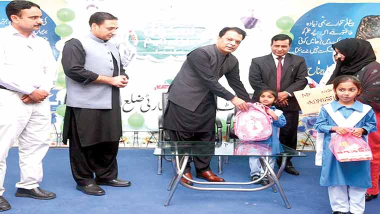 حافظ آباد:سکولوں میں داخلہ مہم کا آ غاز ، 10 ہزار ہدف 