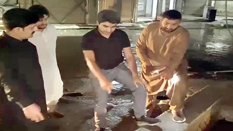 گجرات:دوران ڈیوٹی غفلت ، غیر حاضر واسا عملے کو نو ٹس 