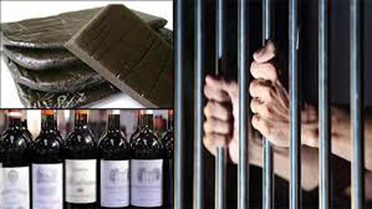  11ملزمان گرفتار، 1کلو 424گرام  چرس ، 85لیٹر شراب ، اسلحہ برآمد