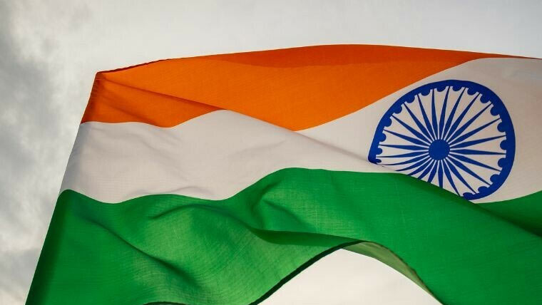 بھارت:نا معلوم افراد نے کسٹمز  اہلکار بن کر 17 کلو سونا لوٹ لیا