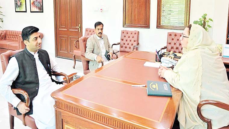 کمشنر فیصل آباد مسرت جبیں نے چارج سنبھال لیا